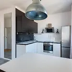 Apartmán Wilcza 55 Prywatne Mieszkanie Z Oddzielna Sypialnia W Centrum 400m Od Dworca Centralnego Samodzielne Zameldowanie! Self Check-in System! *