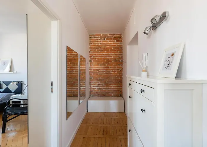 Wilcza 55: Private With Separate Bedroom Apartment