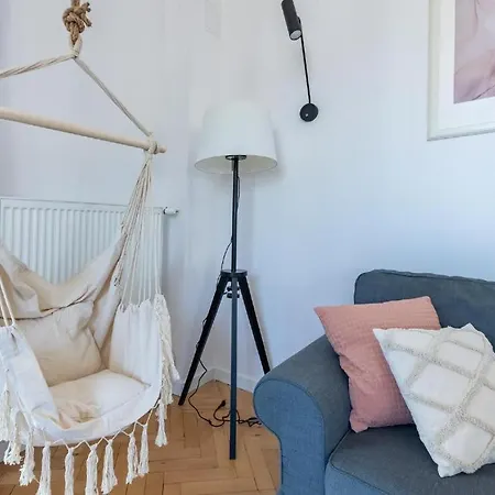 Wilcza 55: Private With Separate Bedroom Apartment Warsaw