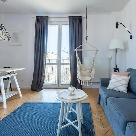 Wilcza 55: Private With Separate Bedroom Apartment