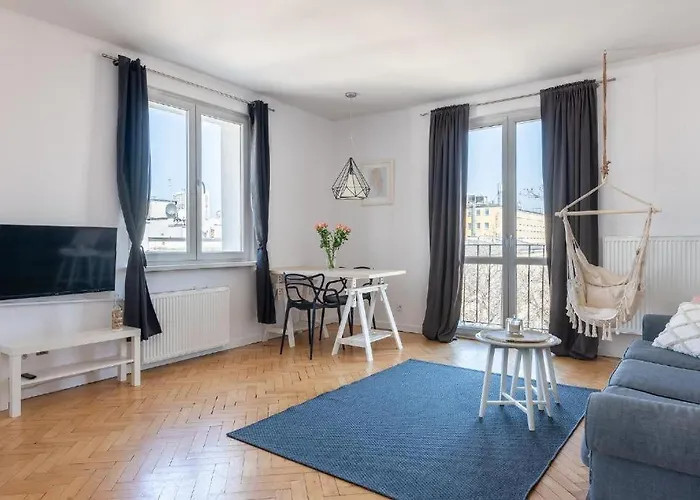 Apartment Wilcza 55: Private With Separate Bedroom